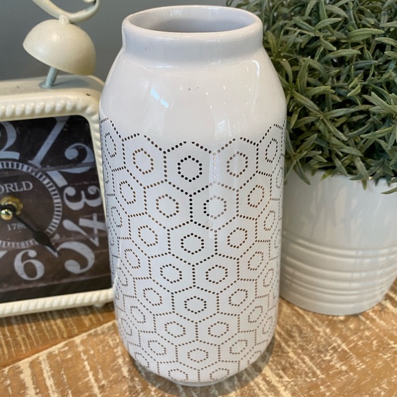 Other - 🌟HOST PICK🌟 🌟3 items for $25🌟 Ceramic Vase